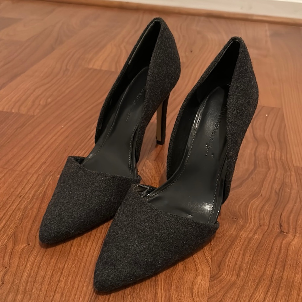 Banana republic charcoal grey gray wool heels 10